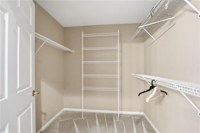 813 NW North Ridge Court, Blue Springs, MO 64015