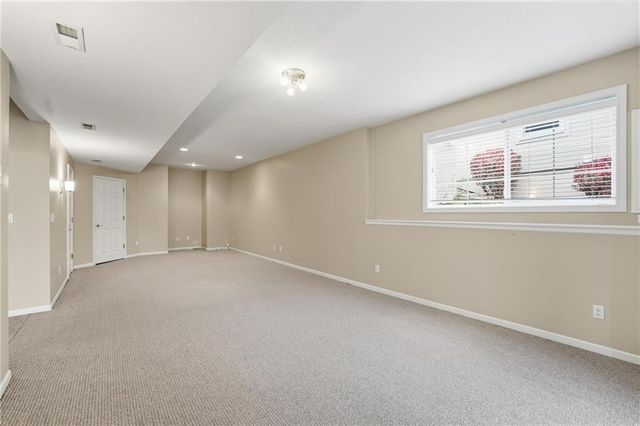 813 NW North Ridge Court, Blue Springs, MO 64015