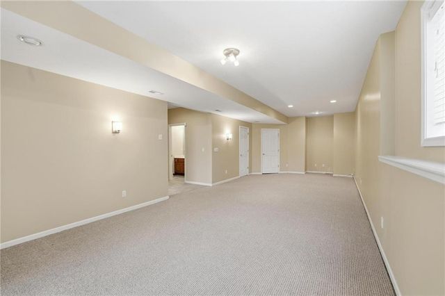 813 NW North Ridge Court, Blue Springs, MO 64015