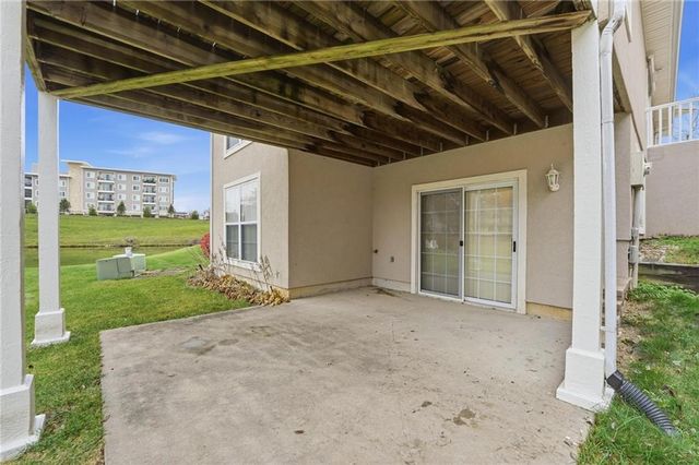 813 NW North Ridge Court, Blue Springs, MO 64015