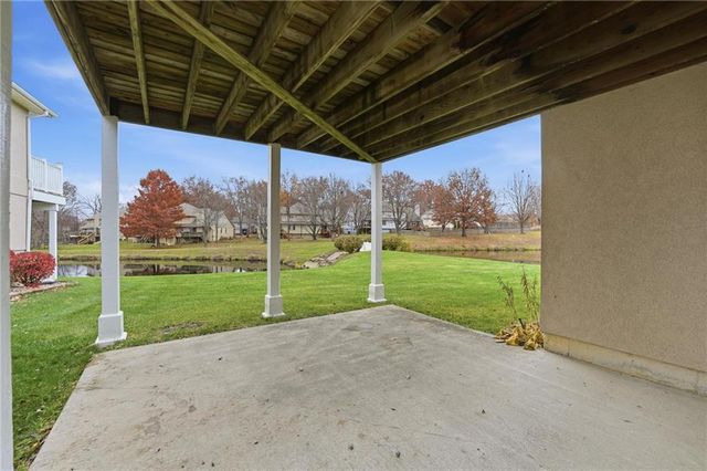 813 NW North Ridge Court, Blue Springs, MO 64015