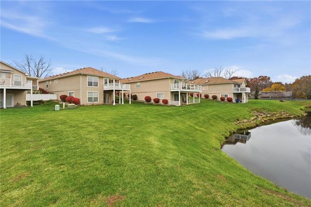 813 NW North Ridge Court, Blue Springs, MO 64015