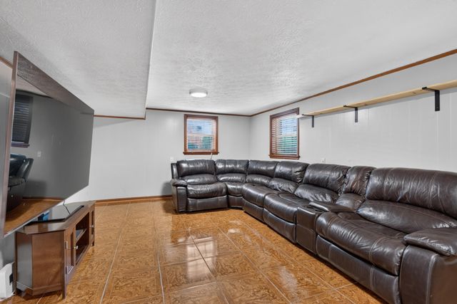 2011 Abelia Lane, Lexington, KY 40504