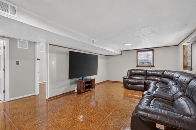 2011 Abelia Lane, Lexington, KY 40504