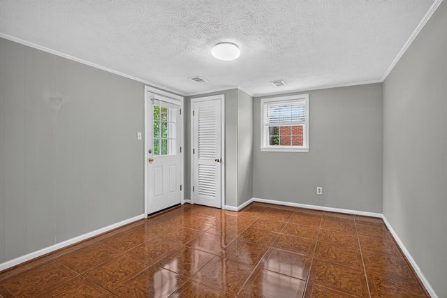 2011 Abelia Lane, Lexington, KY 40504