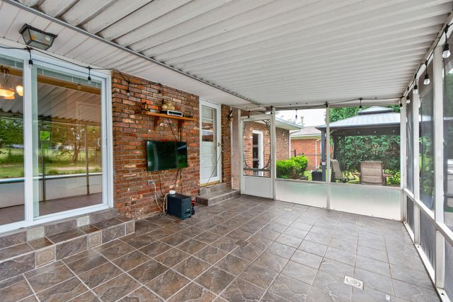 2011 Abelia Lane, Lexington, KY 40504