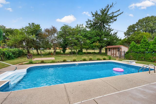 2011 Abelia Lane, Lexington, KY 40504