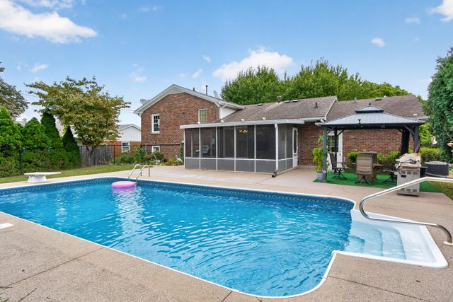 2011 Abelia Lane, Lexington, KY 40504