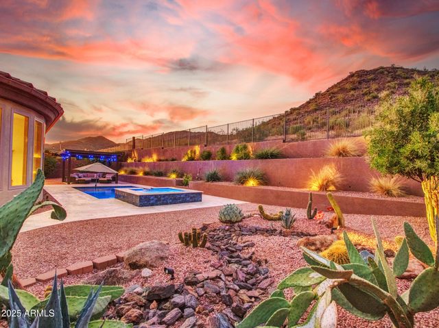 1620 W SILVER PINE Drive, Phoenix, AZ 85086
