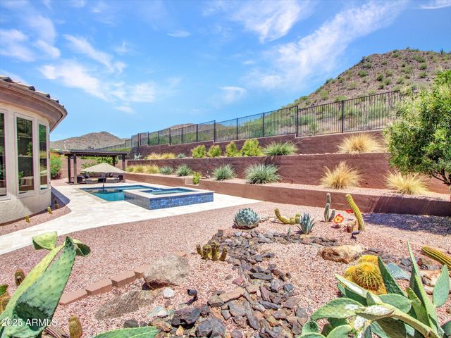 1620 W SILVER PINE Drive, Phoenix, AZ 85086