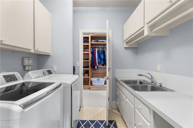 3707 Bradwyck Circle, Winston-salem, NC 27104