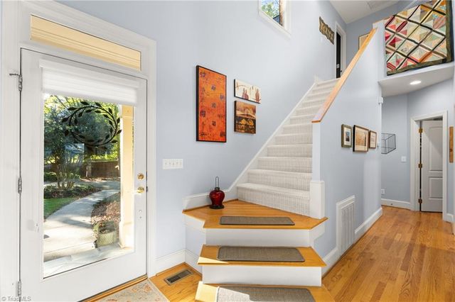 3707 Bradwyck Circle, Winston-salem, NC 27104