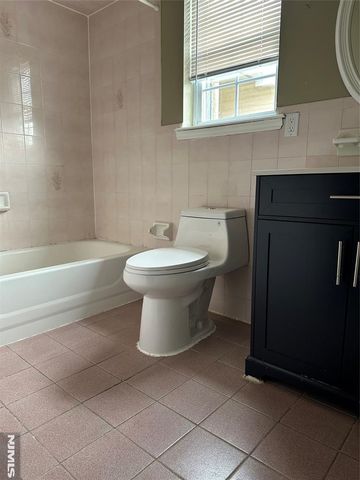 52 Stone Street, Newark, NJ 07104