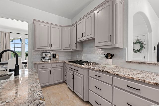 9314 Schoolhouse Rd, San Antonio, TX 78255