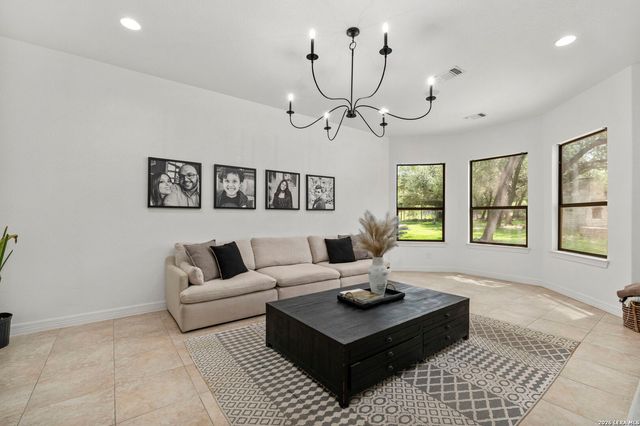 9314 Schoolhouse Rd, San Antonio, TX 78255