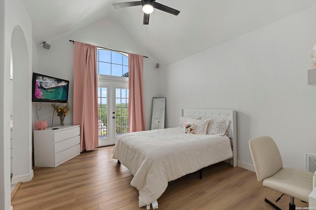 9314 Schoolhouse Rd, San Antonio, TX 78255