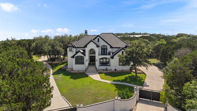 9314 Schoolhouse Rd, San Antonio, TX 78255