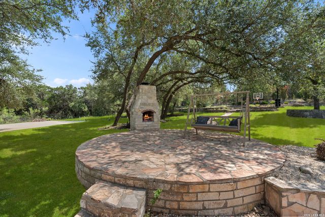 9314 Schoolhouse Rd, San Antonio, TX 78255