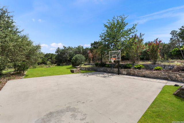 9314 Schoolhouse Rd, San Antonio, TX 78255