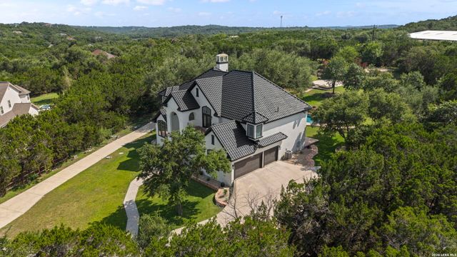 9314 Schoolhouse Rd, San Antonio, TX 78255