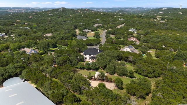 9314 Schoolhouse Rd, San Antonio, TX 78255