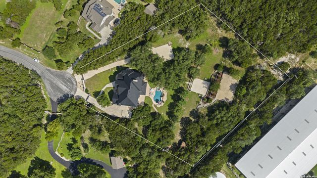 9314 Schoolhouse Rd, San Antonio, TX 78255