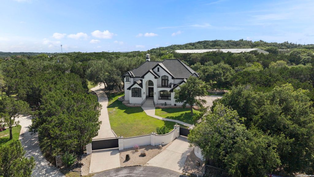 9314 Schoolhouse Rd, San Antonio, TX 78255