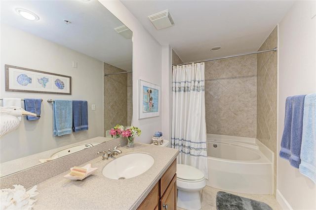 808 3RD AVENUE W 805, Bradenton, FL 34205