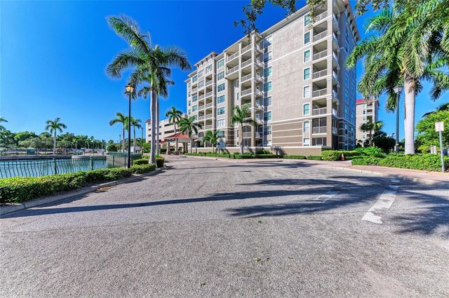 808 3RD AVENUE W 805, Bradenton, FL 34205