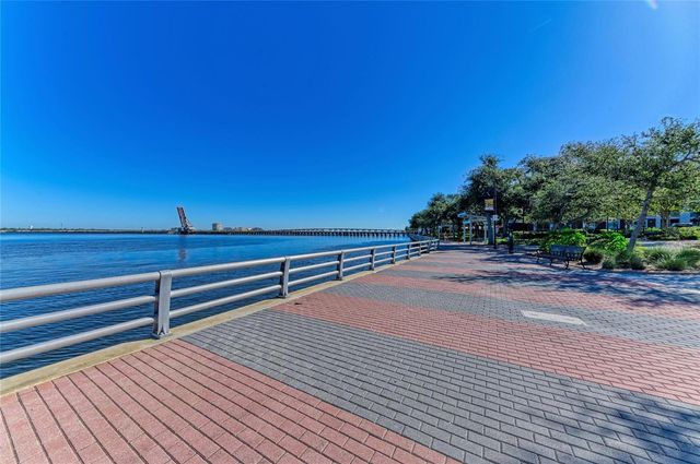 808 3RD AVENUE W 805, Bradenton, FL 34205