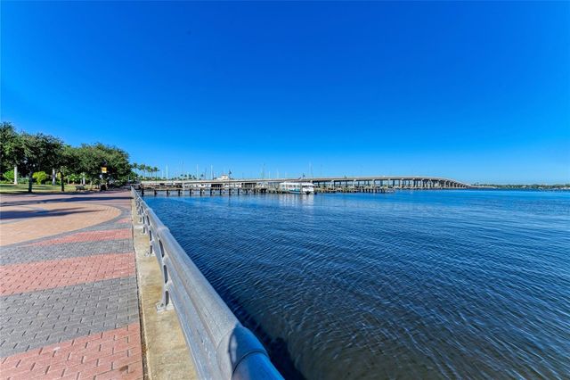 808 3RD AVENUE W 805, Bradenton, FL 34205