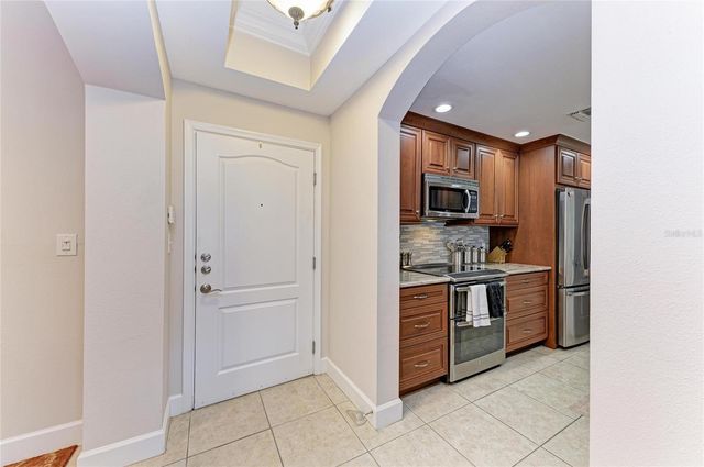 808 3RD AVENUE W 805, Bradenton, FL 34205