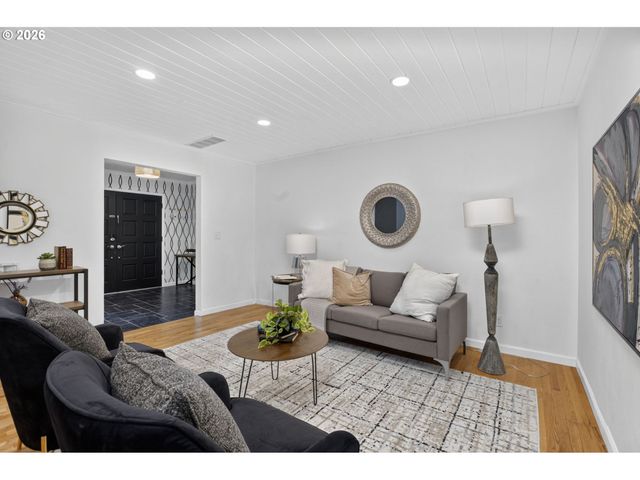 16933 GREENTREE Ave, Lake Oswego, OR 97034