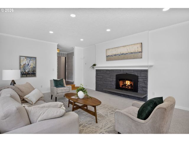 16933 GREENTREE Ave, Lake Oswego, OR 97034