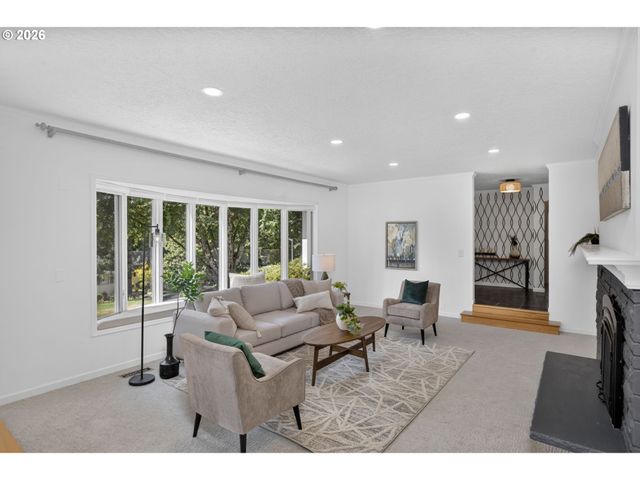 16933 GREENTREE Ave, Lake Oswego, OR 97034