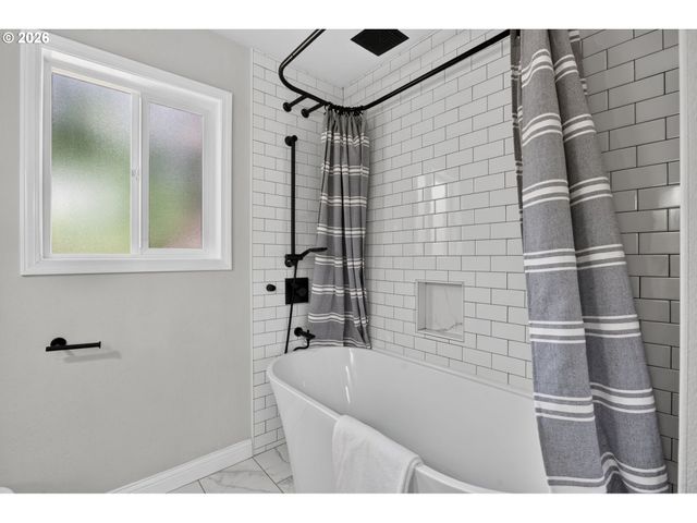 16933 GREENTREE Ave, Lake Oswego, OR 97034