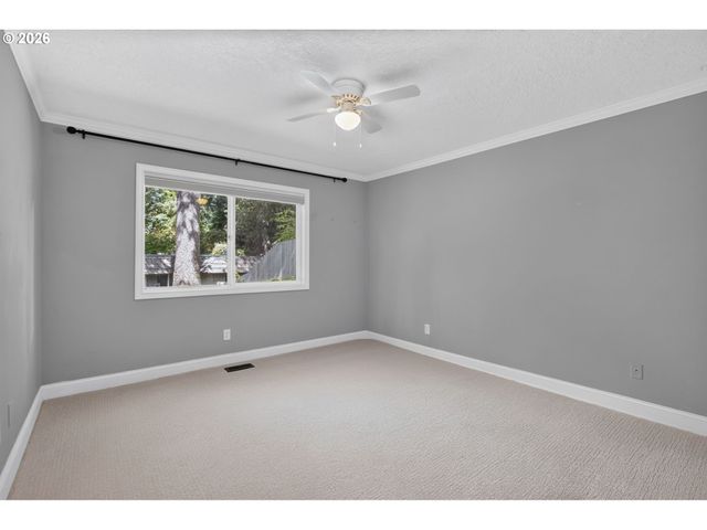 16933 GREENTREE Ave, Lake Oswego, OR 97034