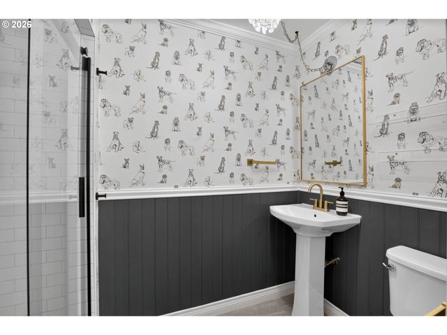 16933 GREENTREE Ave, Lake Oswego, OR 97034