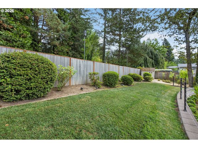 16933 GREENTREE Ave, Lake Oswego, OR 97034