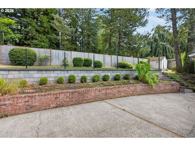 16933 GREENTREE Ave, Lake Oswego, OR 97034