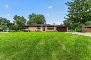 3300 Pinecrest Drive, Joliet, IL 60435