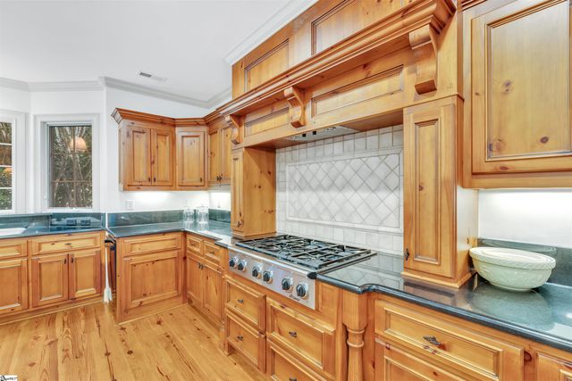 6 Deer Valley Court, Travelers Rest, SC 29690