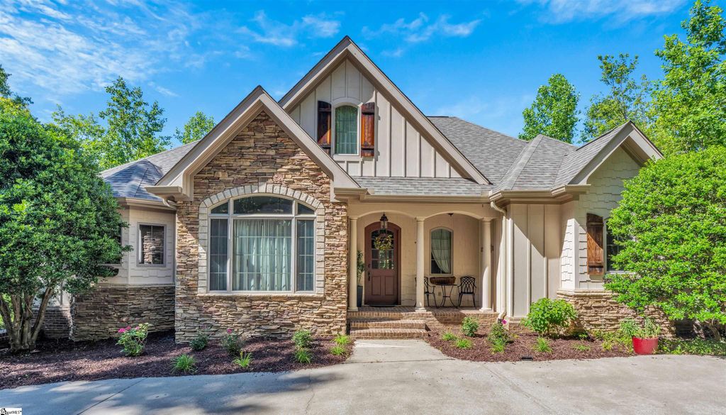 6 Deer Valley Court, Travelers Rest, SC 29690