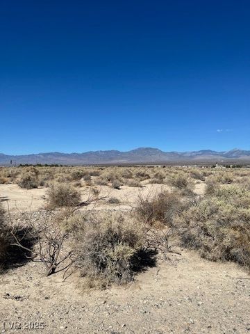 1300 East Jacaranda Street, Pahrump, NV 89048