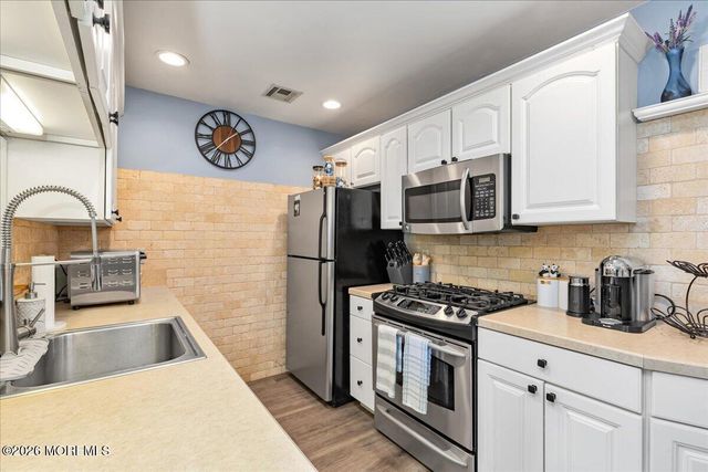 231 Atlantic Street 12, Keyport, NJ 07735