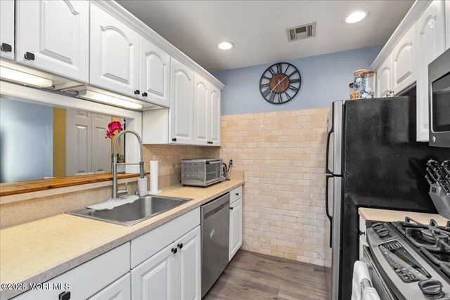 231 Atlantic Street 12, Keyport, NJ 07735
