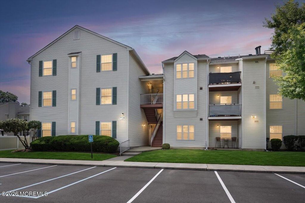 231 Atlantic Street 12, Keyport, NJ 07735
