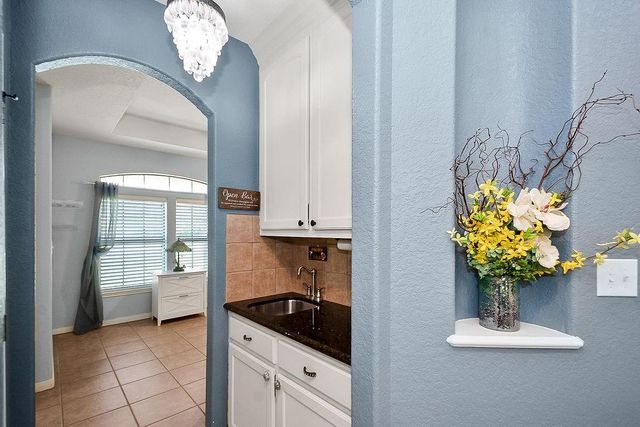 318 Sunrise Blvd, Angleton, TX 77515