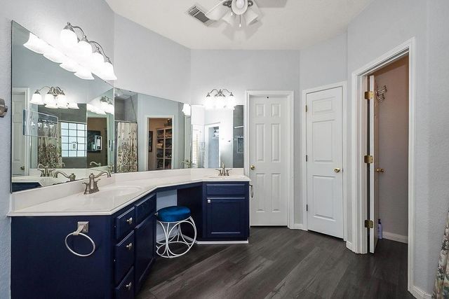 318 Sunrise Blvd, Angleton, TX 77515