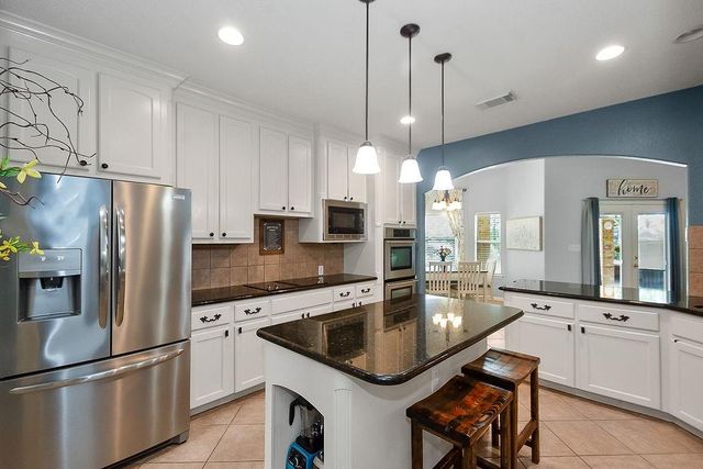 318 Sunrise Blvd, Angleton, TX 77515